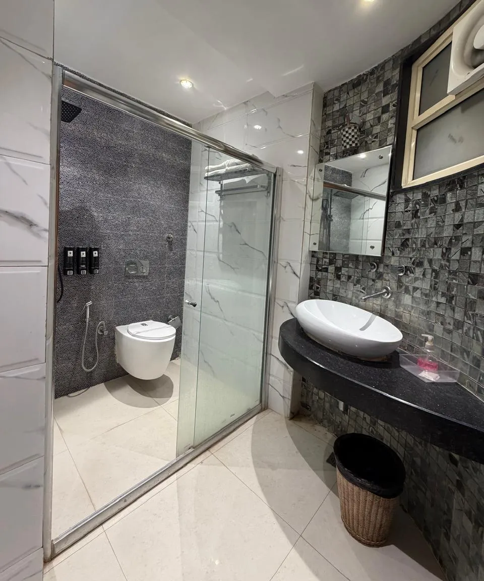 Executive Room Bathroom