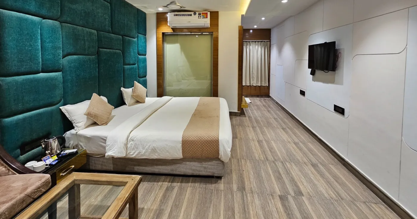 Executive Room Work Area
